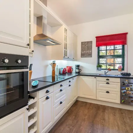 Roberts By Interhome אלבופיירה