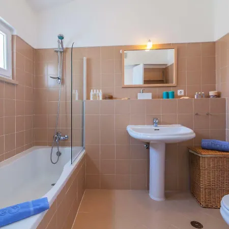 Roberts By Interhome Албуфейра