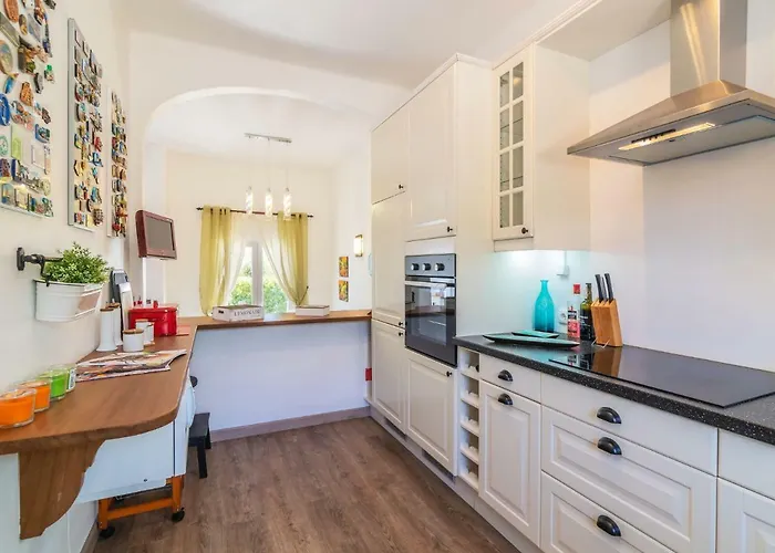 Roberts By Interhome